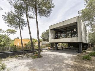 Maison à Begues. Elegancia, modernidad y diseño en  la naturaleza