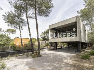Casa a Begues. Elegancia, modernidad y diseño en  la naturaleza