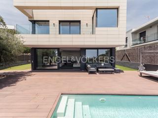 Haus in Teià. Villa de diseño con vistas al mar
