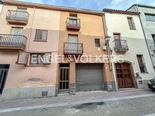 Haus in Sant Sadurní d´Anoia. Casa de pueblo con muchas posibilidades