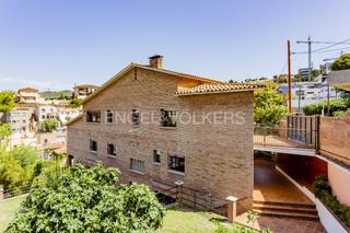Casa a La Miranda. Gran casa unifamiliar en la miranda