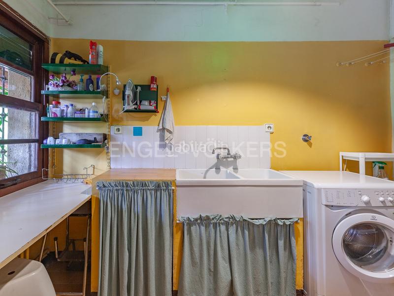 Foto 02fd77da-3fa9-4e17-88c1-150ad4eb2911. Casa con riscaldamento parcheggio piscina in Vilanova del Vallès