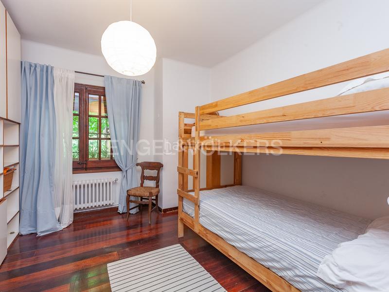 Foto 04d91467-8139-4850-886b-ebdca3a2df7c. Casa con riscaldamento parcheggio piscina in Vilanova del Vallès