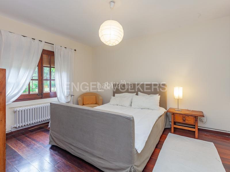 Foto 06c23577-c223-4c41-873f-15cd359ad7bb. Casa con riscaldamento parcheggio piscina in Vilanova del Vallès