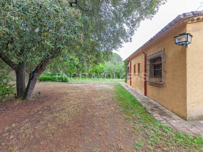 Foto 0a4582a2-fd57-41fa-870b-7259e4e81a0d. Casa con riscaldamento parcheggio piscina in Vilanova del Vallès