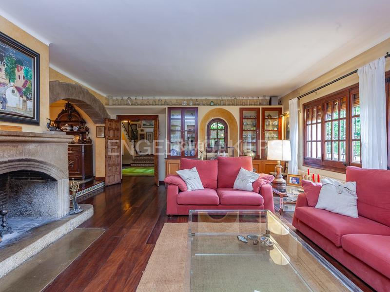 Foto 0e36d8ff-d028-418b-8fc2-e30138c115c7. Casa con riscaldamento parcheggio piscina in Vilanova del Vallès