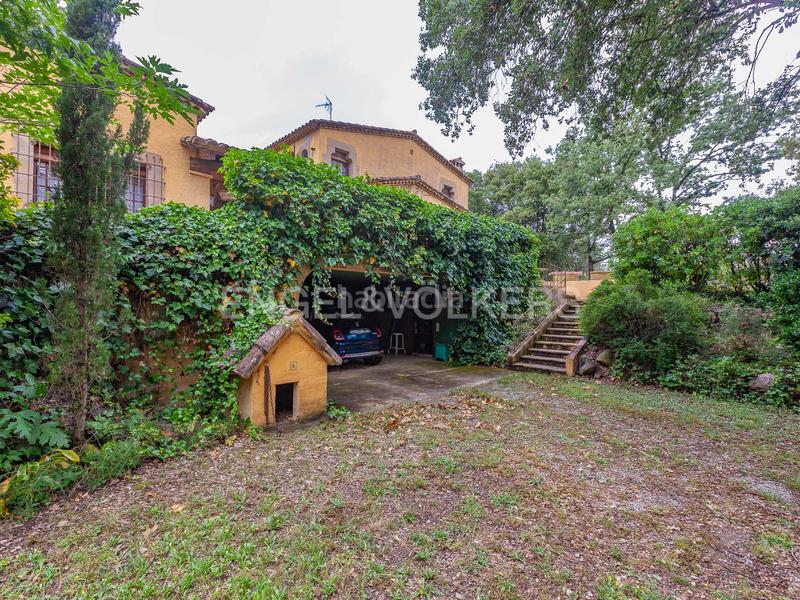 Foto 16cc8f87-6751-46e2-bb82-f7bfb82e9af9. Casa con riscaldamento parcheggio piscina in Vilanova del Vallès