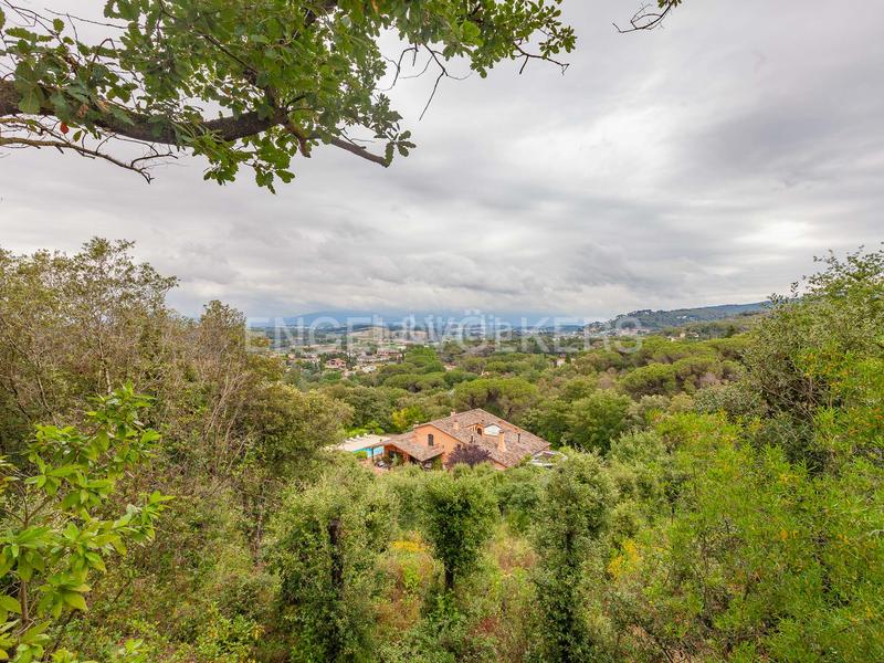 Foto 1973aeec-ba62-4c83-8e29-92ecda8d06bd. Casa con riscaldamento parcheggio piscina in Vilanova del Vallès