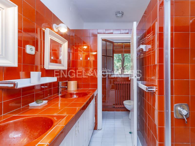 Foto 20007c93-08b8-443d-8005-974d71978b40. Casa con riscaldamento parcheggio piscina in Vilanova del Vallès