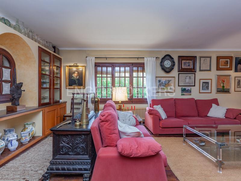 Foto 2995e237-e9d1-4b23-bf8b-071eb8e35f7c. Casa con riscaldamento parcheggio piscina in Vilanova del Vallès