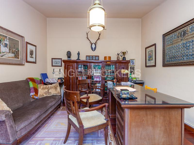 Foto 31212459-bc11-4d4d-8440-3d1b63c66e6f. Casa con riscaldamento parcheggio piscina in Vilanova del Vallès