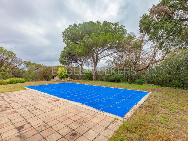 Foto 3736337b-4256-4ffd-9323-9e957cceb0ef. Casa con riscaldamento parcheggio piscina in Vilanova del Vallès