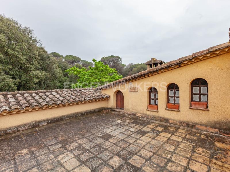 Foto 3d8722c4-c397-4edf-97d3-64a8da91f9dc. Casa con riscaldamento parcheggio piscina in Vilanova del Vallès