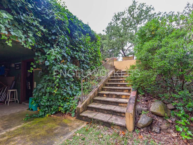 Foto 4260f8e7-b2ae-4607-9456-5ce841b272fc. Casa con riscaldamento parcheggio piscina in Vilanova del Vallès