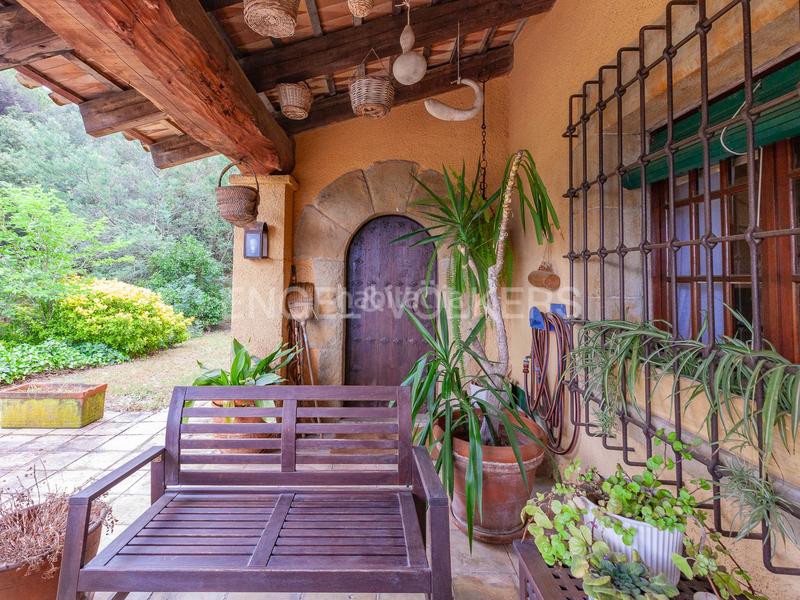 Foto 4ff2e388-db59-4422-92cc-b1925f44dddd. Casa con riscaldamento parcheggio piscina in Vilanova del Vallès