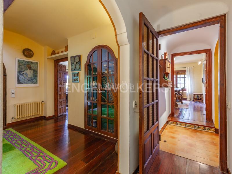 Foto 5468fa98-c914-4252-83e1-2f96e8c61775. Casa con riscaldamento parcheggio piscina in Vilanova del Vallès