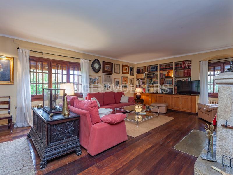 Foto 5a568626-206a-47b1-a509-f48d427cb3b4. Casa con riscaldamento parcheggio piscina in Vilanova del Vallès