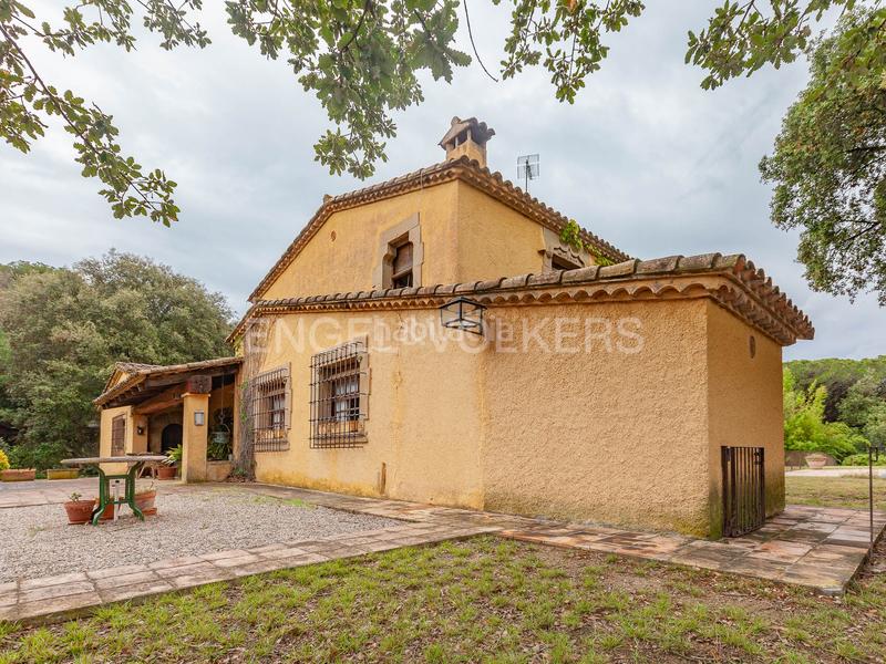 Foto 5ef1e308-4989-4a6e-ab0b-94b9d610e705. Casa con riscaldamento parcheggio piscina in Vilanova del Vallès