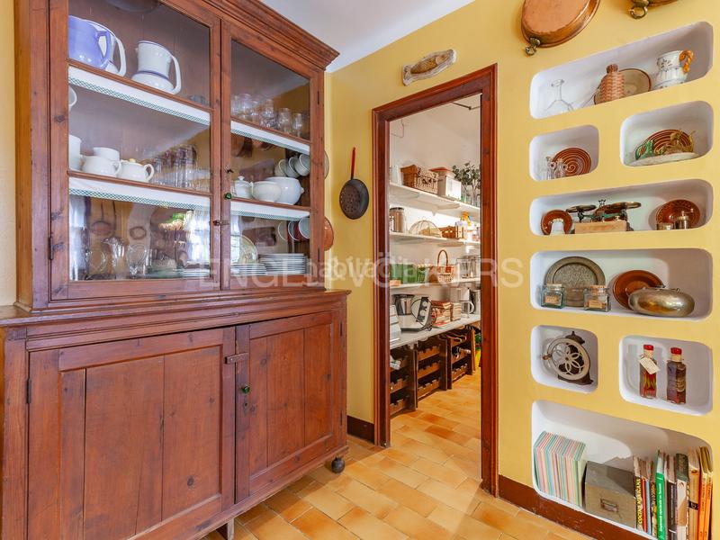 Foto 67615b7a-630c-4786-bbb6-1ac0c3a2d63b. Casa con riscaldamento parcheggio piscina in Vilanova del Vallès