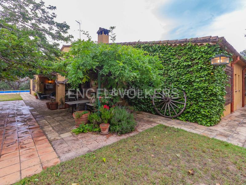 Foto 93f688ed-eaef-4318-ba7a-b3df90d1a63c. Casa con riscaldamento parcheggio piscina in Vilanova del Vallès