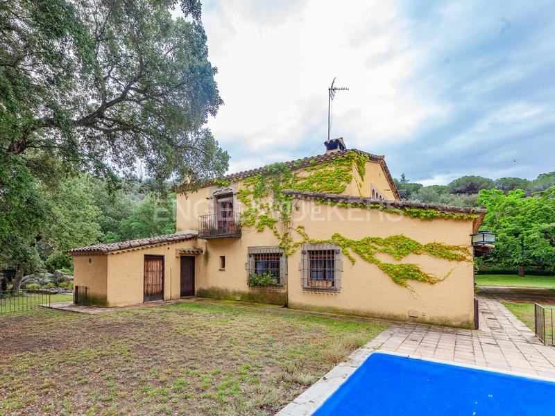 Foto b83b0176-ae7a-4a0a-96e0-0a12a51593d1. Casa con riscaldamento parcheggio piscina in Vilanova del Vallès