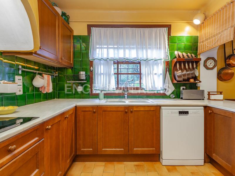 Foto bed776c2-14c8-4859-be80-de2f197b1305. Casa con riscaldamento parcheggio piscina in Vilanova del Vallès