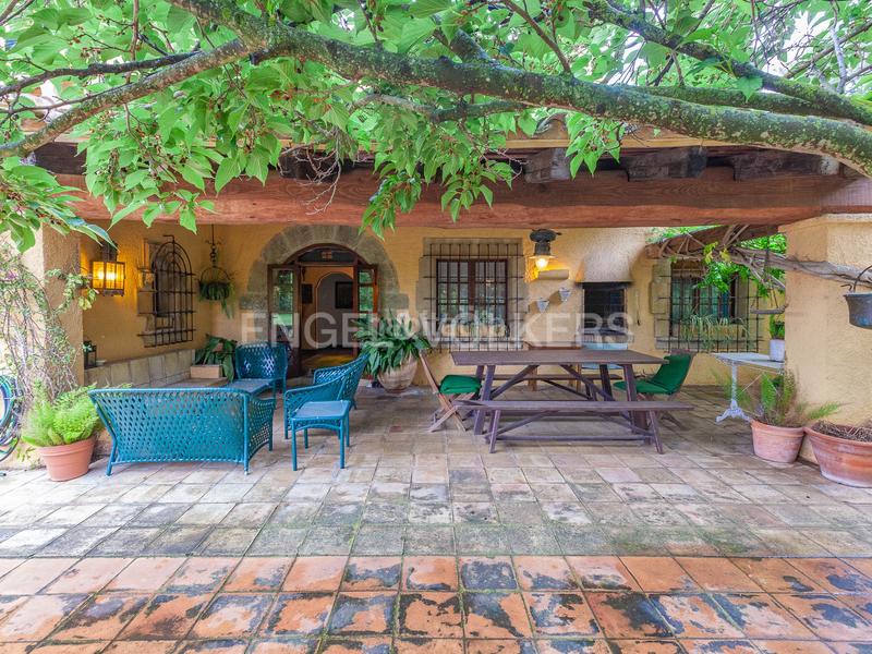 Foto bff309d9-c309-4067-8219-b1bc93cfcdec. Casa con riscaldamento parcheggio piscina in Vilanova del Vallès