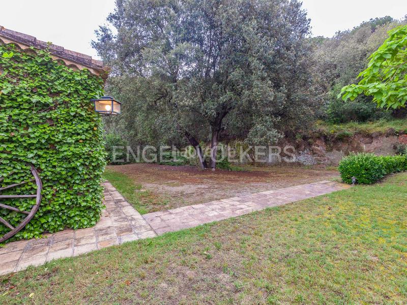 Foto d01a6dce-7d77-4388-94c4-f08fd1e2f866. Casa con riscaldamento parcheggio piscina in Vilanova del Vallès