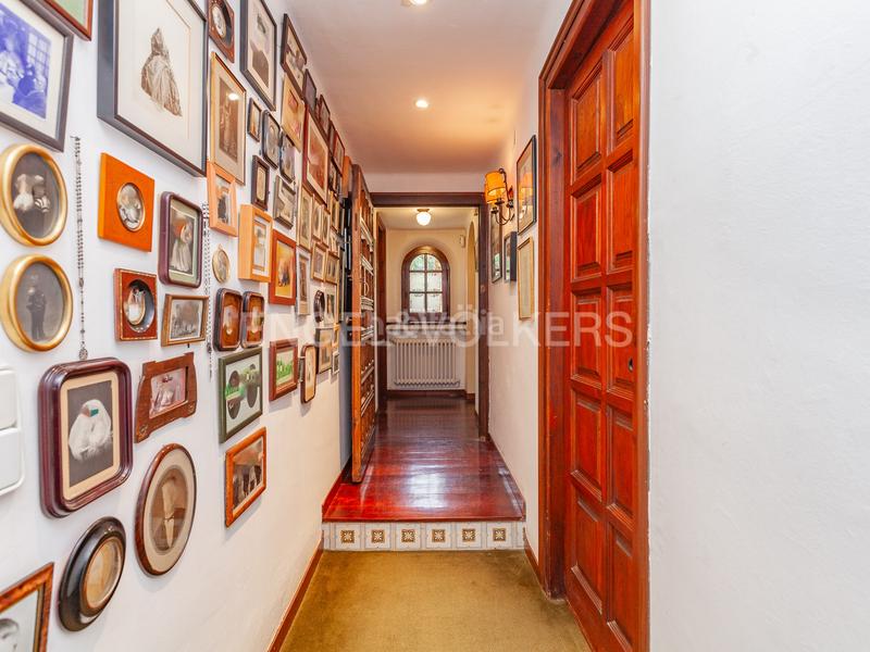 Foto f4157684-4409-41d0-8e76-f26a5efb7e1c. Casa con riscaldamento parcheggio piscina in Vilanova del Vallès