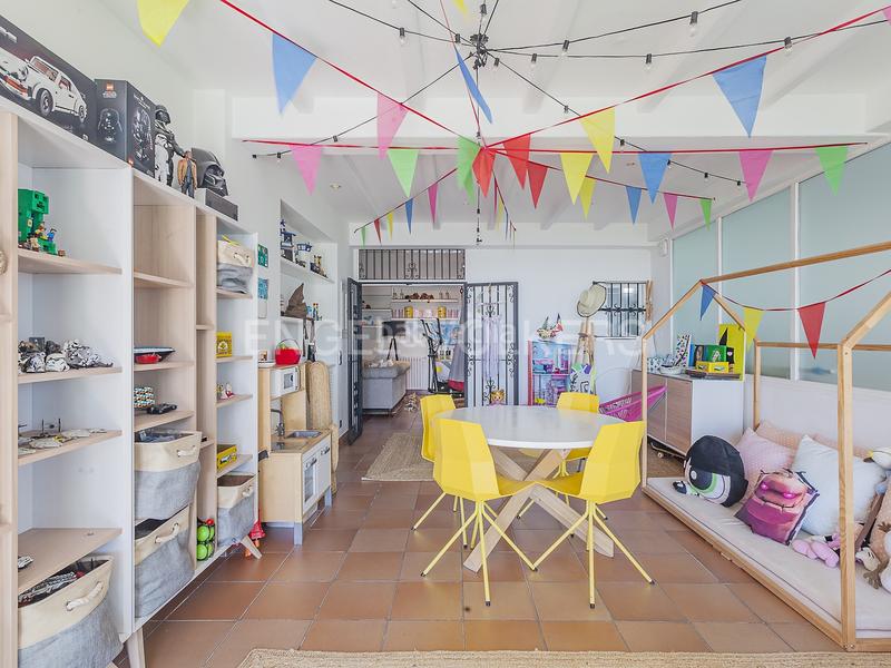 Foto 0f6d3437-477f-4c9c-a07c-0ad66ecc13c8. Casa con riscaldamento parcheggio piscina in Urbanitzacions Mataró