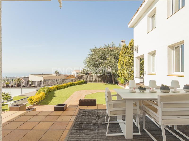 Foto 18d443e8-d420-40c6-850e-1925830aadfa. Casa con riscaldamento parcheggio piscina in Urbanitzacions Mataró