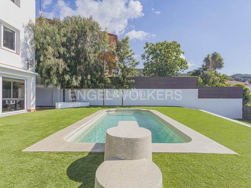 Foto 439300bd-6751-4e6e-95d4-6196bf54d316. Casa con riscaldamento parcheggio piscina in Urbanitzacions Mataró