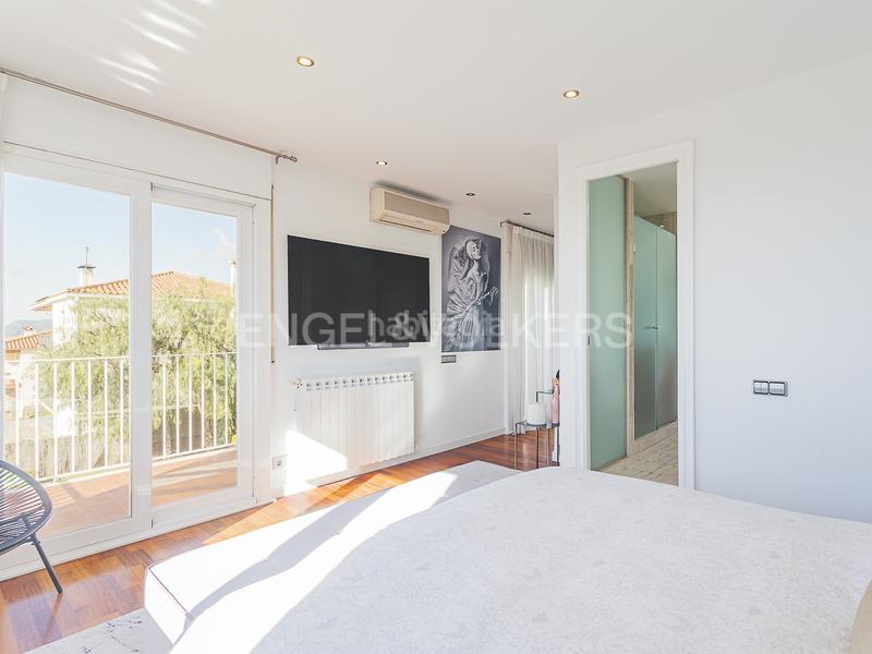 Foto 55646ef8-e968-4ef0-a54b-6740856eb7f0. Casa con riscaldamento parcheggio piscina in Urbanitzacions Mataró