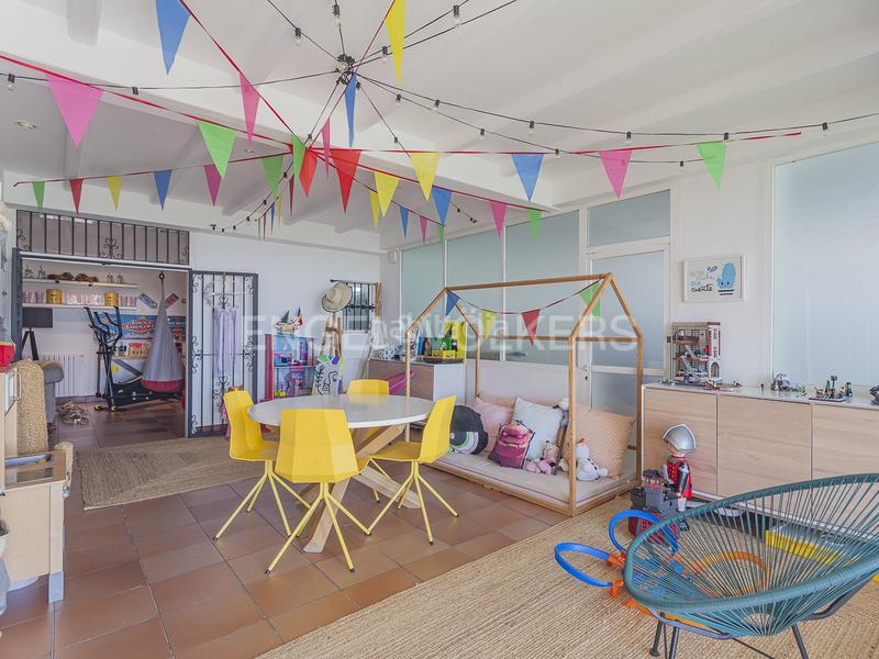 Foto 72384f3e-dca6-4d85-9c25-4bd472fdebd4. Casa con riscaldamento parcheggio piscina in Urbanitzacions Mataró