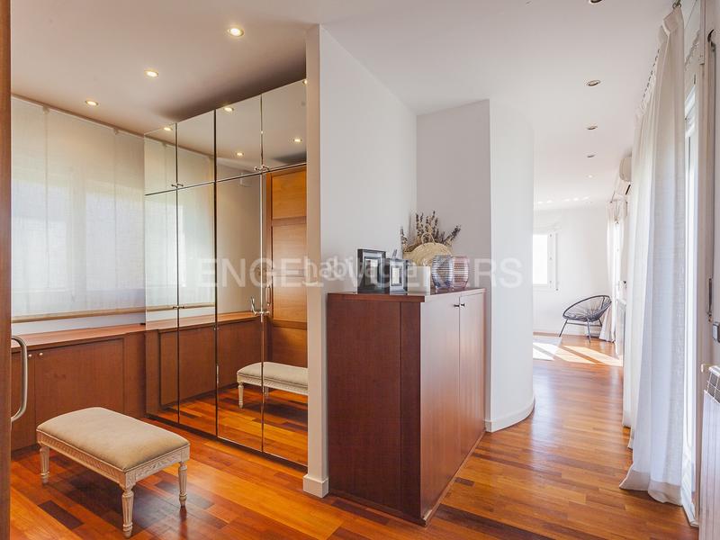 Foto 81d5bd73-caa7-4466-bdac-120c4ae2e6b3. Casa con riscaldamento parcheggio piscina in Urbanitzacions Mataró