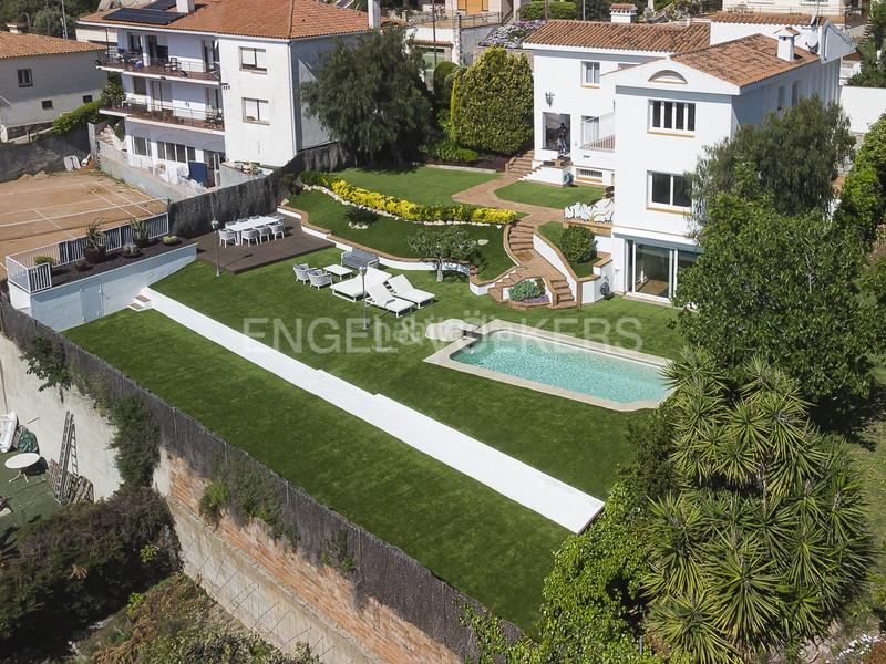 Foto 8d312525-051b-470d-9f59-adc9ee4704c6. Casa con riscaldamento parcheggio piscina in Urbanitzacions Mataró