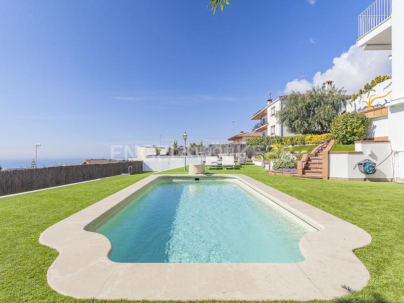 Foto dd2f3e98-a208-490f-b1f7-5870ebacc651. Casa con riscaldamento parcheggio piscina in Urbanitzacions Mataró