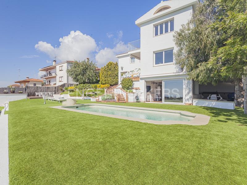 Foto df34f5df-0d40-4543-ab52-ae88acad43e7. Casa con riscaldamento parcheggio piscina in Urbanitzacions Mataró