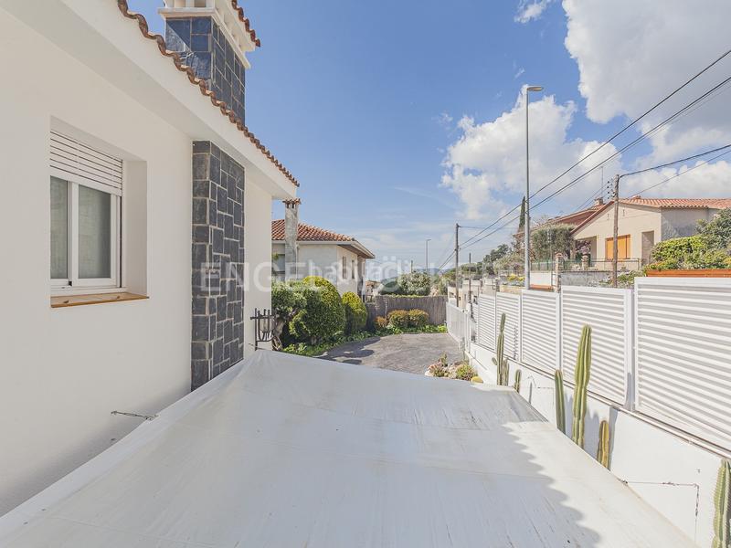 Foto dfe6037f-6432-4cd5-a4b6-9e7eb2747f5a. Casa con riscaldamento parcheggio piscina in Urbanitzacions Mataró