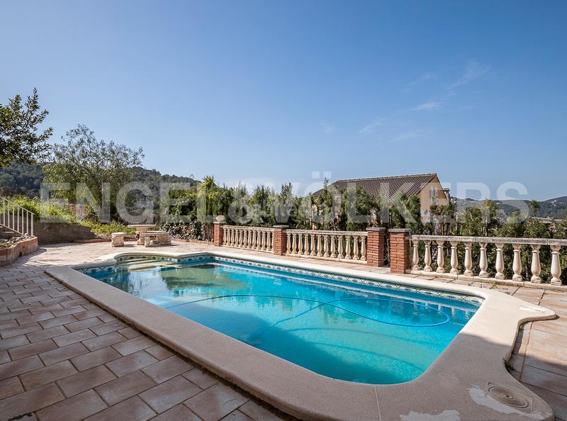 Foto 1b10a266-a637-4ca6-9f58-ca47257dab19. Maison avec chauffage parking piscine dans Canyelles