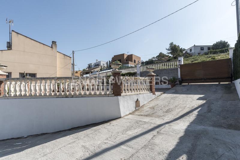 Foto 6f42fd7f-2db5-4fad-aff8-326d5441b440. Maison avec chauffage parking piscine dans Canyelles