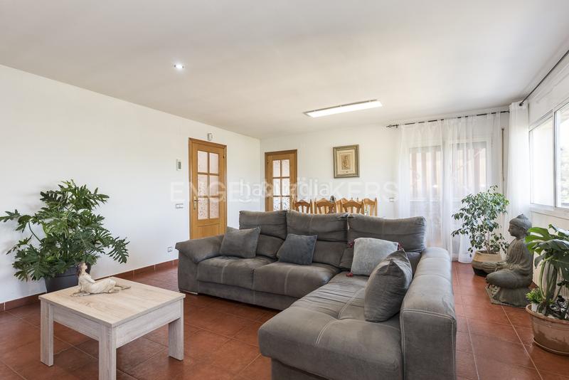 Foto 8790b79e-a732-4305-8b00-942f0bd9d6a8. Maison avec chauffage parking piscine dans Canyelles