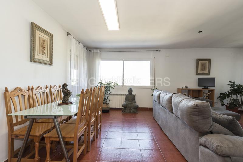 Foto b547ebf9-4af2-420d-aa65-3d548cd41335. Maison avec chauffage parking piscine dans Canyelles