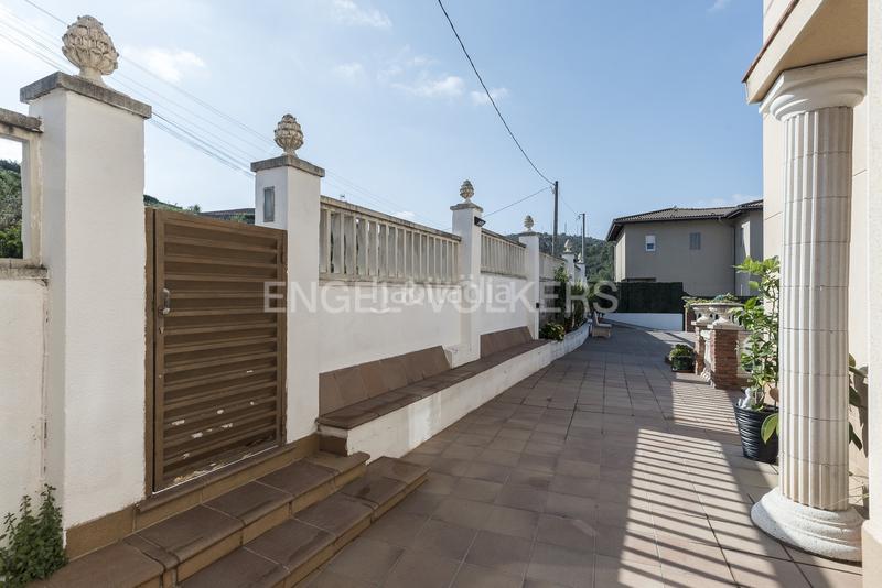 Foto c68ca7f5-a81f-4c0c-b0fd-461c37f8d7cf. Maison avec chauffage parking piscine dans Canyelles