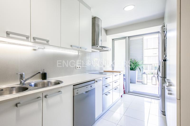 Foto 4a061564-3e44-419e-a119-c1c643eb5fa8. Alquiler apartamento encantador piso al lado del mar en Barcelona