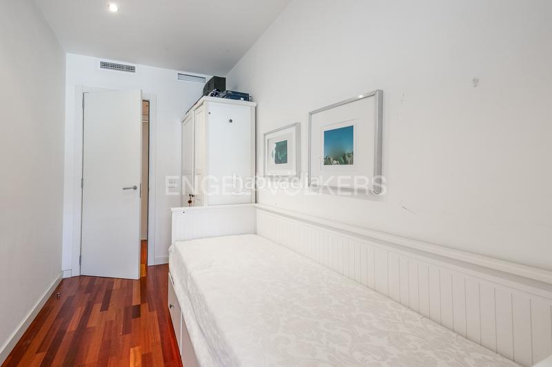 Foto b863fc65-734b-4b46-af75-93dc667b5f3d. Alquiler apartamento encantador piso al lado del mar en Barcelona