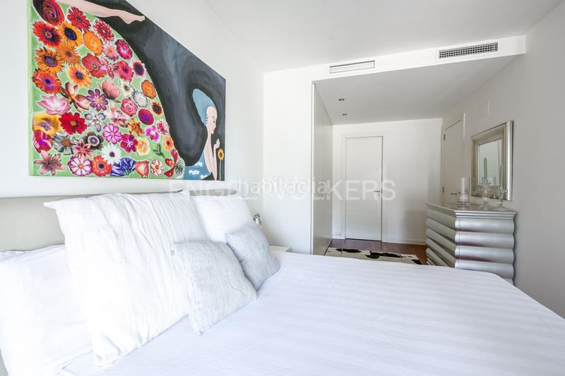 Foto 3498084c-6ba7-4656-8bd5-744e2ebcaf93. Lloguer apartament amb calefacció aparcament piscina a Barcelona