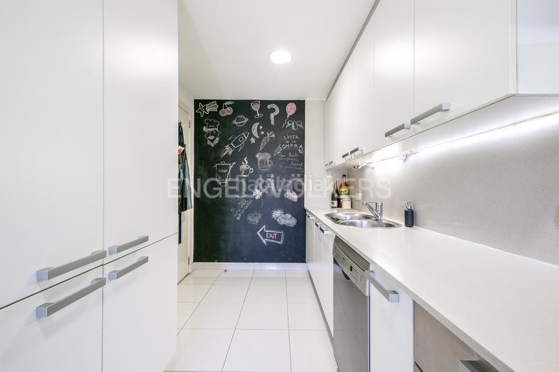 Foto c931b8af-32d3-40a7-a108-7c2672f22556. Lloguer apartament amb calefacció aparcament piscina a Barcelona