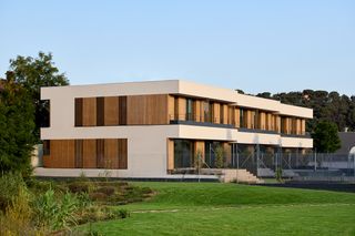 Casa adossada a Palafolls. Gran oportunidad!  casa de exclusivo diseño con jardín.  promoci