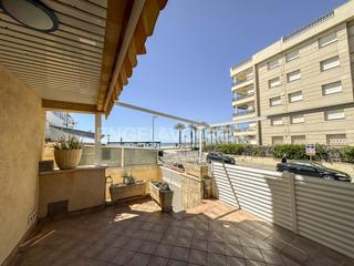 Apartament a Segur Platja. Bajo con gran terraza y vista al mar